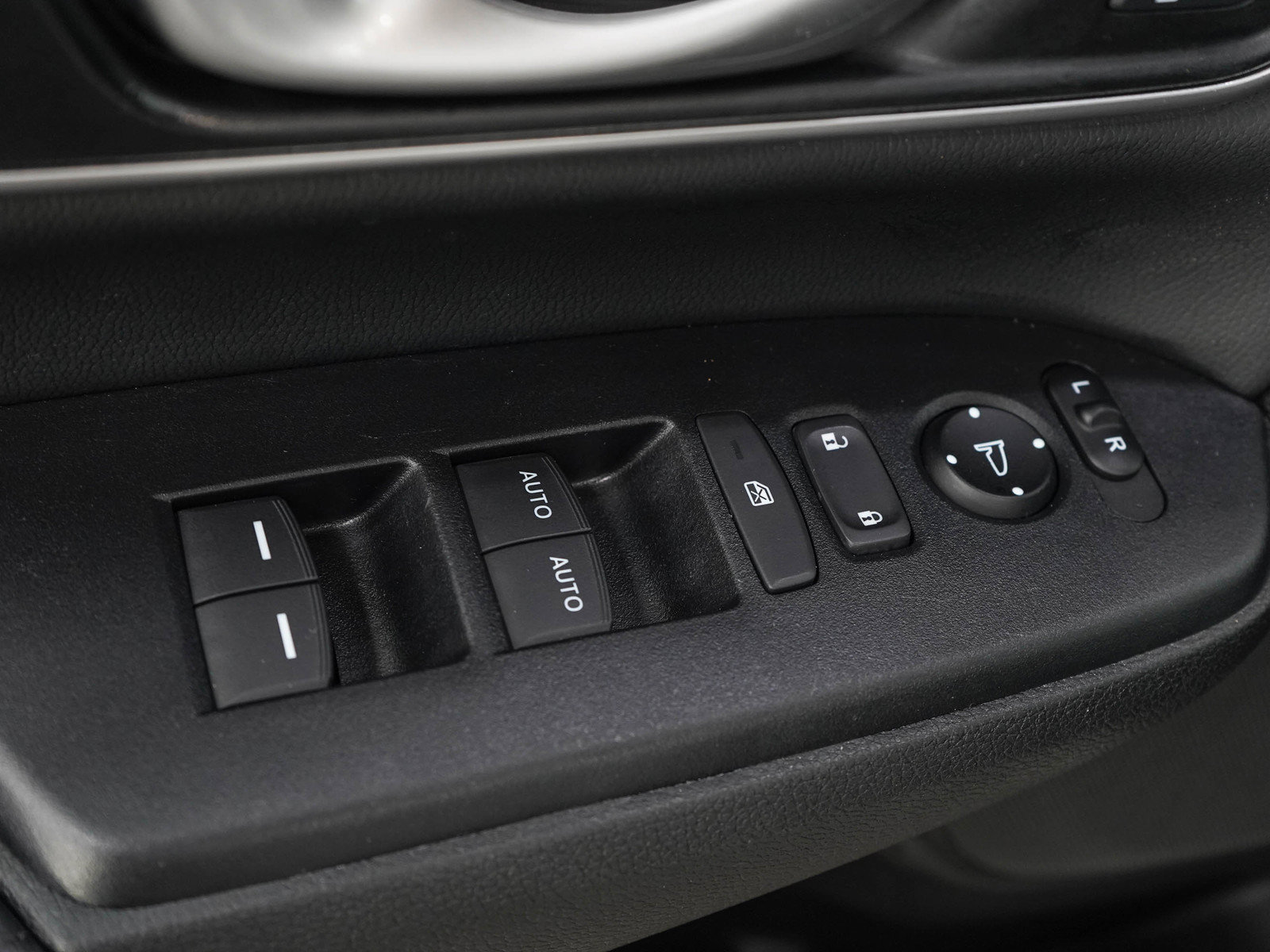 Used 2022 Honda CR-V Touring image 21