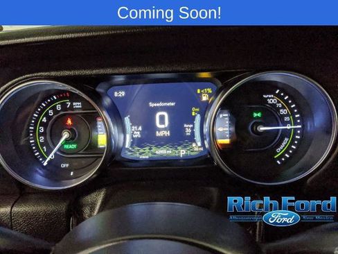 Used 2023 Jeep Wrangler Unlimited Sahara image 12