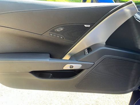 Used 2017 Chevrolet Corvette Stingray Coupe RWD image 6