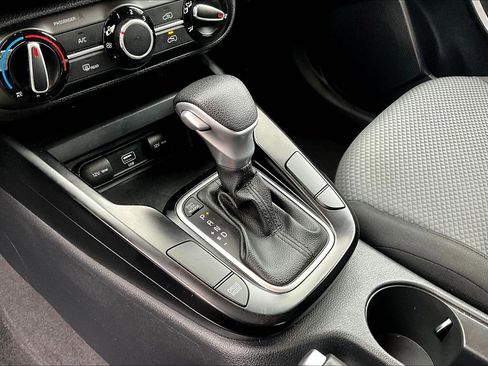 Used 2022 Kia Soul LX w/ Technology Package image 14