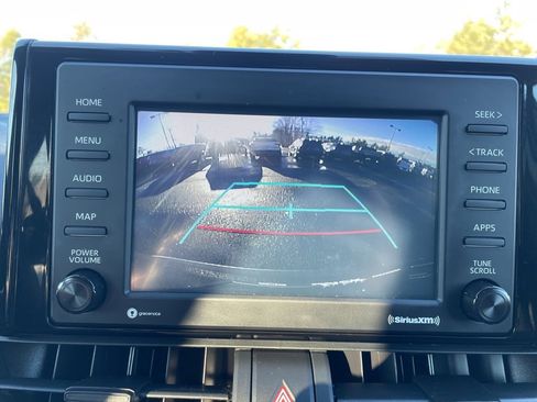 Used 2020 Toyota RAV4 LE image 19