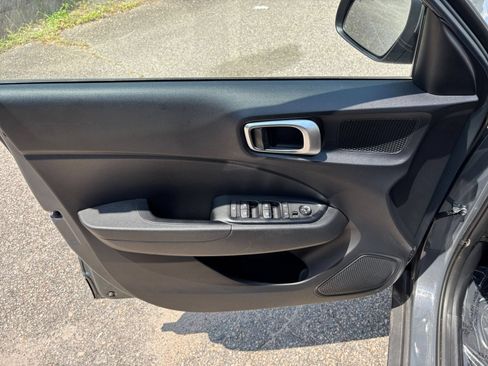 Used 2026 Hyundai Venue SEL FWD image 15