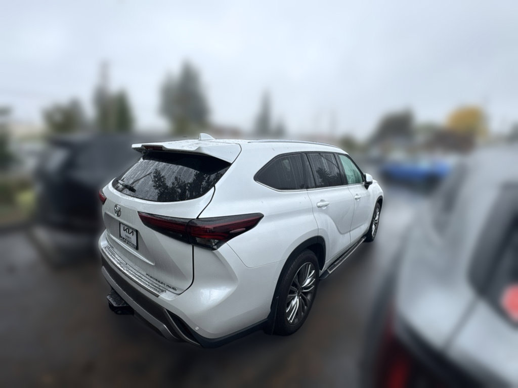 Used 2024 Toyota Highlander Platinum AWD/4WD image 9