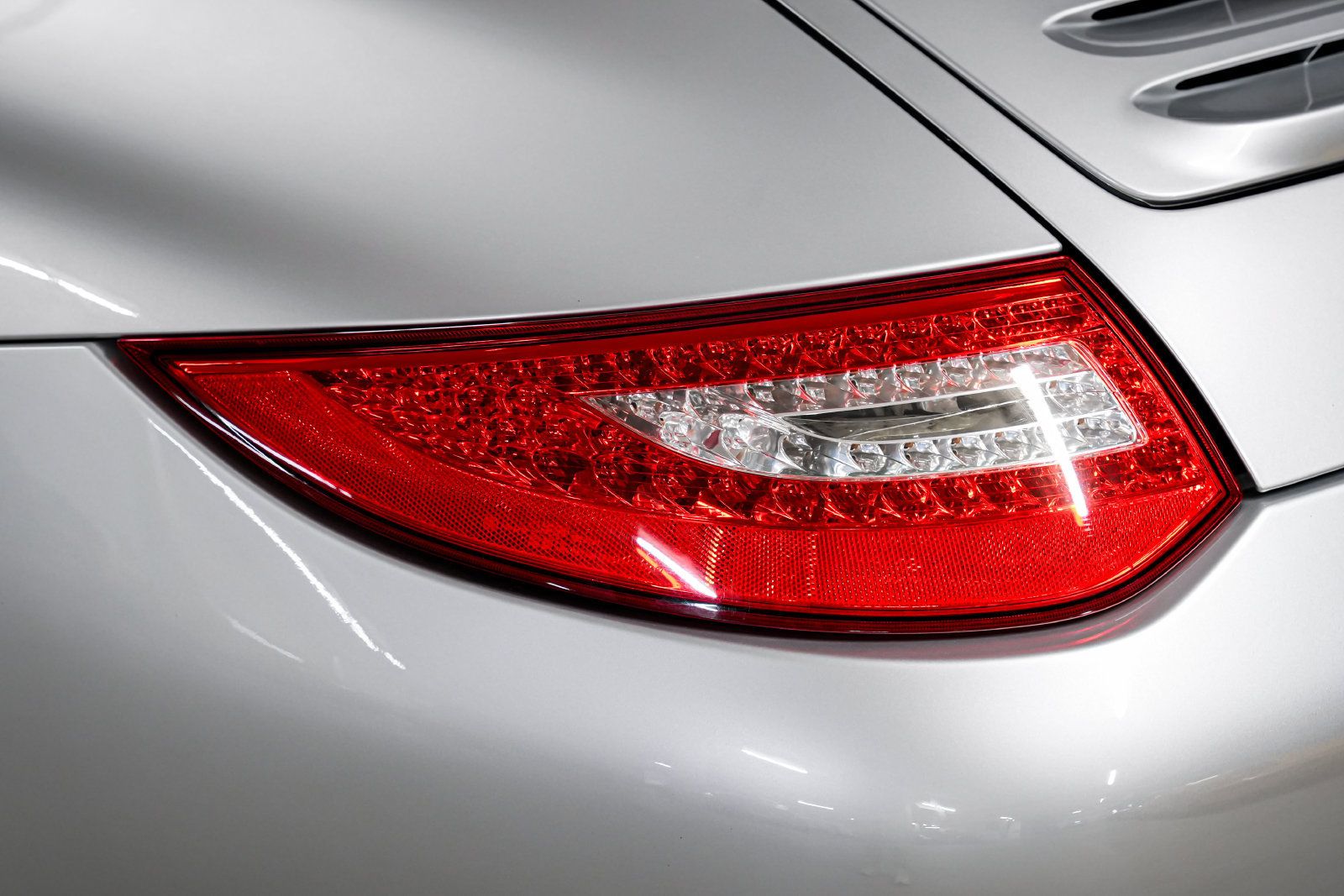 Used 2011 Porsche 911 Carrera RWD image 31