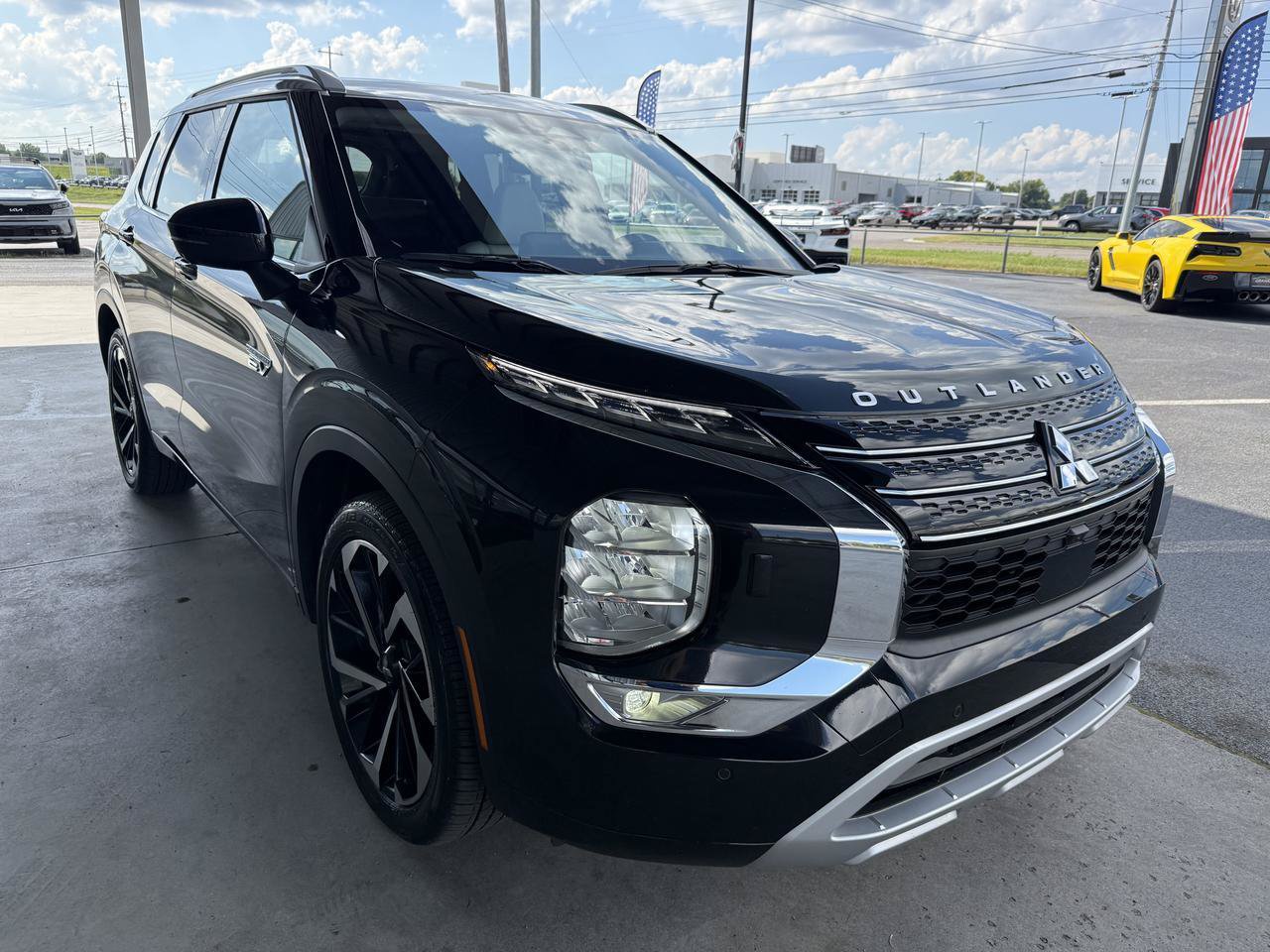 Used 2025 Mitsubishi Outlander SEL AWD/4WD image 3
