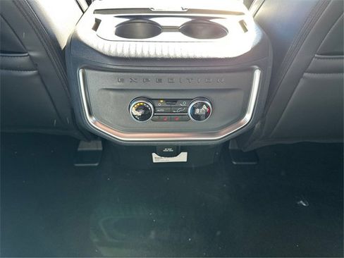 New 2025 Ford Expedition Platinum w/ Stealth Performance Package image 22