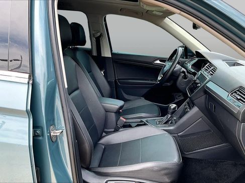 Used 2020 Volkswagen Tiguan SEL FWD image 6