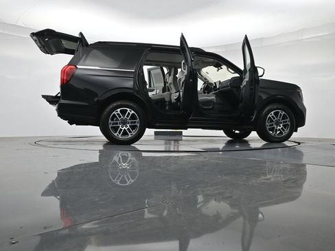 Used 2025 Ford Expedition Active AWD/4WD image 58