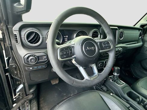 Used 2023 Jeep Wrangler Unlimited Sahara w/ Cold Weather Group AWD/4WD image 12