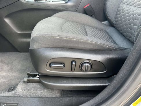 Used 2020 Chevrolet Equinox LT AWD/4WD image 15