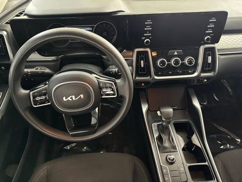 Certified 2023 Kia Sorento LX FWD image 24