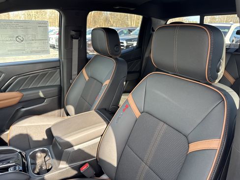New 2026 GMC Canyon AT4 image 10