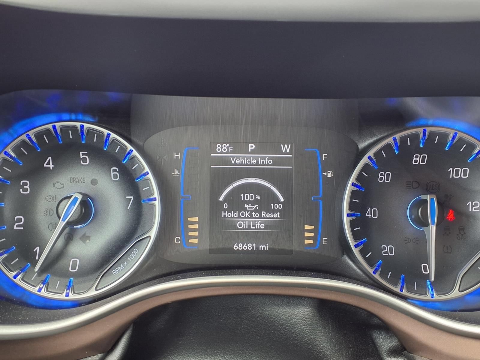 Used 2023 Chrysler Voyager LX FWD image 13