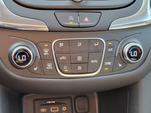Used 2024 Chevrolet Equinox LT FWD image 28