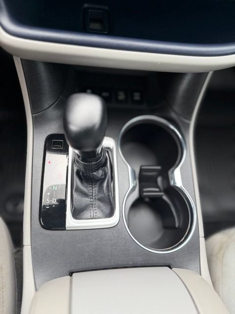 Used 2018 Toyota Highlander LE AWD/4WD image 13