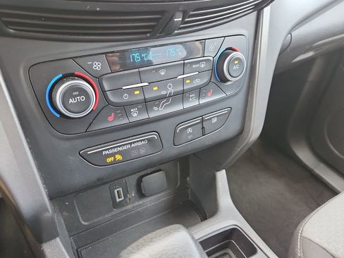 Used 2019 Ford Escape SE image 28