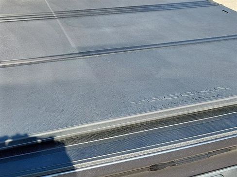 Used 2022 Toyota Tacoma Limited image 9