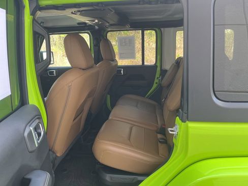 Used 2021 Jeep Wrangler Unlimited Sahara w/ Cold Weather Group AWD/4WD image 8
