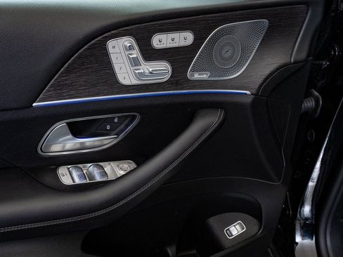 Used 2020 Mercedes-Benz GLS 450 4MATIC image 30