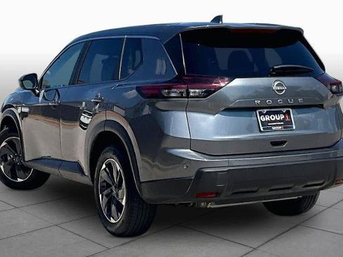 Certified 2025 Nissan Rogue SV FWD image 12