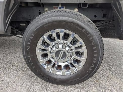 Used 2022 Ford F250 Lariat w/ Chrome Package AWD/4WD image 34