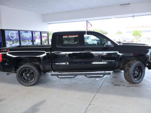 Used 2018 Chevrolet Silverado 1500 Custom w/ Custom Value Package AWD/4WD image 4