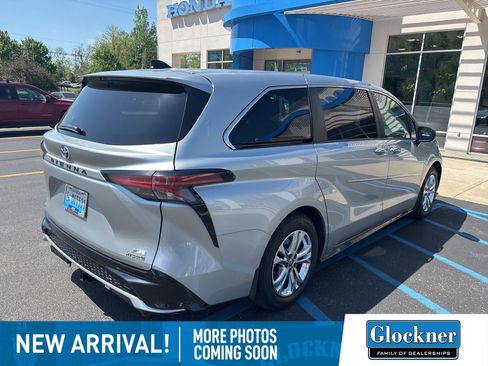 Used 2021 Toyota Sienna XSE image 4