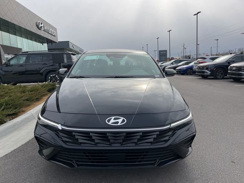 New 2026 Hyundai Elantra SEL Sport image 2