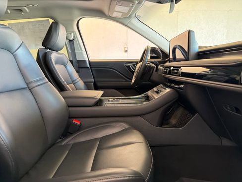 Used 2025 Lincoln Aviator 2WD w/ Jet Appearance Package image 26