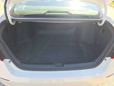 Used 2018 Honda Accord Sport image 12