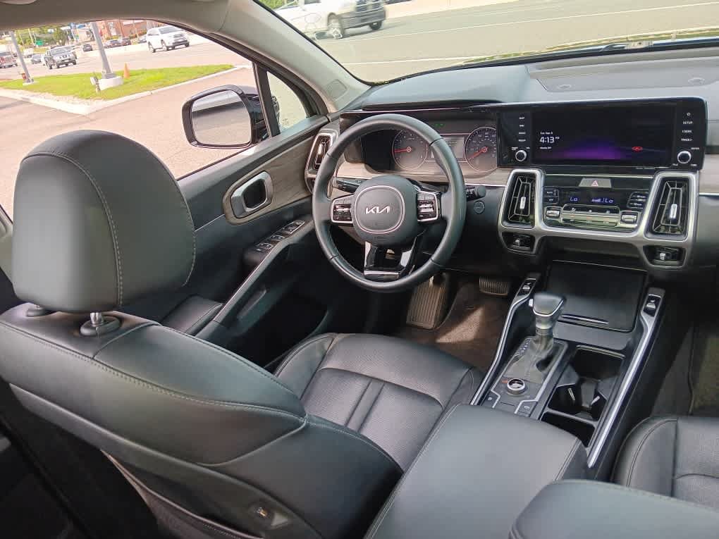 Used 2022 Kia Sorento S w/ Panoramic Sunroof Package AWD/4WD image 15