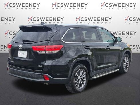 Used 2019 Toyota Highlander XLE FWD image 5