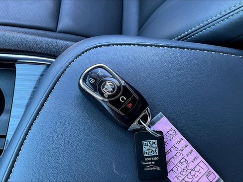 Used 2024 Buick Enclave Premium image 10