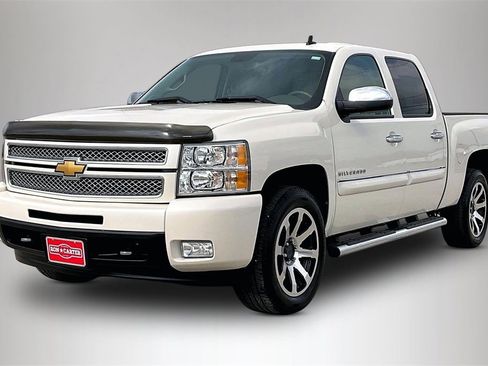 Used 2013 Chevrolet Silverado 1500 LTZ w/ LTZ White Diamond Edition image 2
