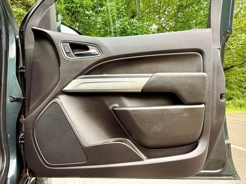 Used 2018 Chevrolet Colorado LT w/ LT Convenience Package image 23