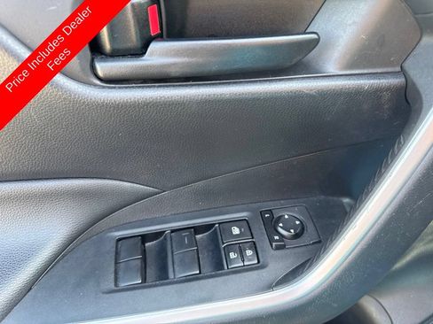 Used 2019 Toyota RAV4 LE w/ Carpet Mat Package FWD image 12