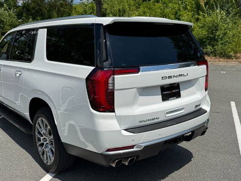 Used 2025 GMC Yukon XL Denali AWD/4WD image 21