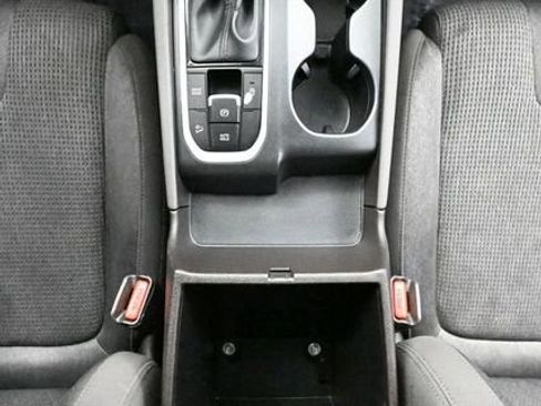 Used 2019 Hyundai Santa Fe SEL w/ Cargo Package image 30