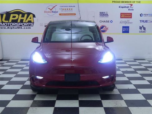 Used 2021 Tesla Model Y Long Range image 3