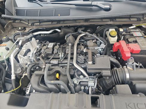 Used 2025 Nissan Kicks SR AWD/4WD image 14