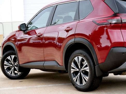Used 2023 Nissan Rogue SV FWD image 31