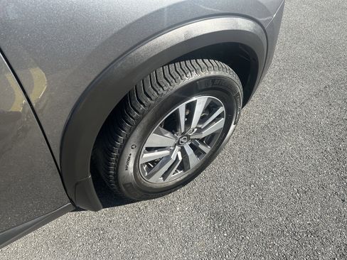 Used 2022 Nissan Pathfinder SL image 32