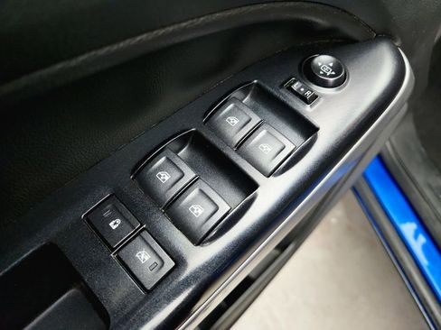 Used 2021 Chevrolet Colorado LT AWD/4WD image 17