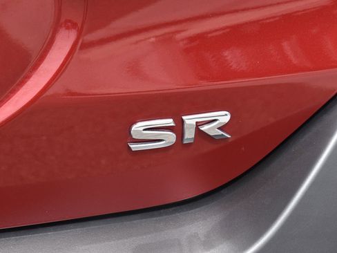 Used 2020 Nissan Kicks SR image 10