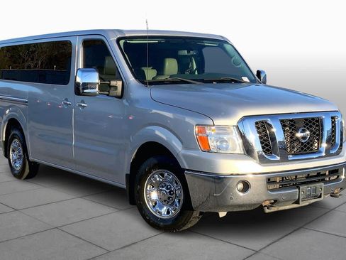 Used 2016 Nissan NV 3500 SL image 2