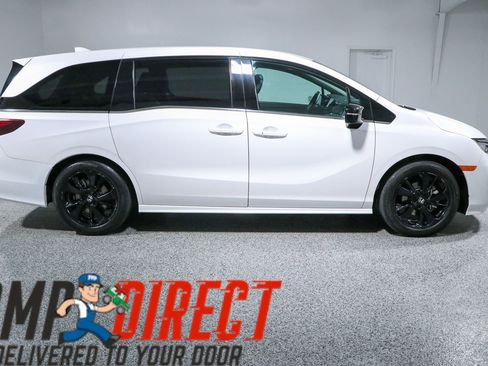 Used 2023 Honda Odyssey Sport image 6