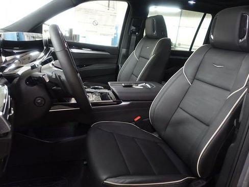 New 2026 Cadillac Escalade ESV Luxury image 10