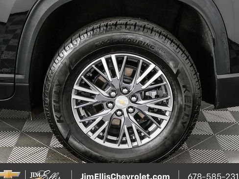 Certified 2025 Chevrolet Traverse LT AWD/4WD image 37