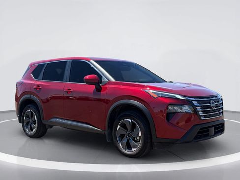 Used 2024 Nissan Rogue SV FWD image 5