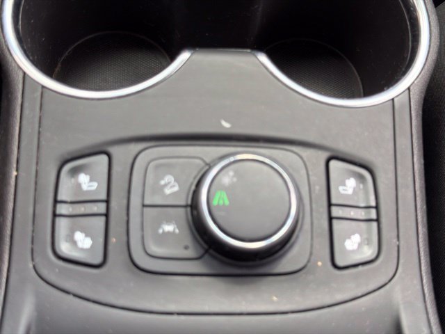Used 2024 GMC Terrain SLT FWD image 30